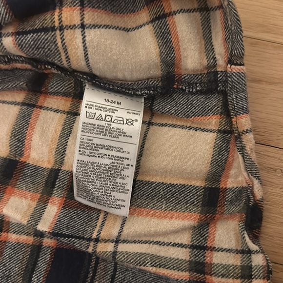 Old navy boys button down flannel shirt size 18-24 months - Picture 4 of 5
